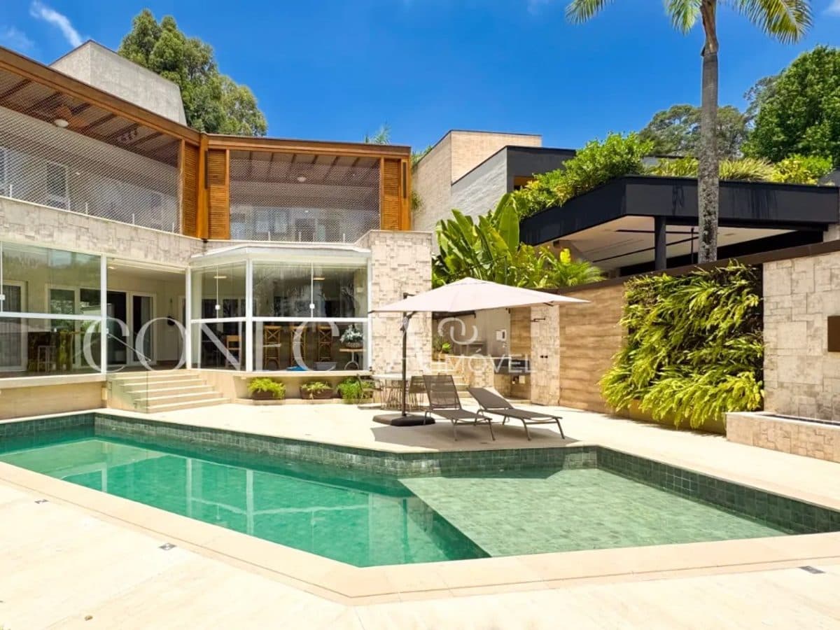 Casa com 1200m² de área de terreno