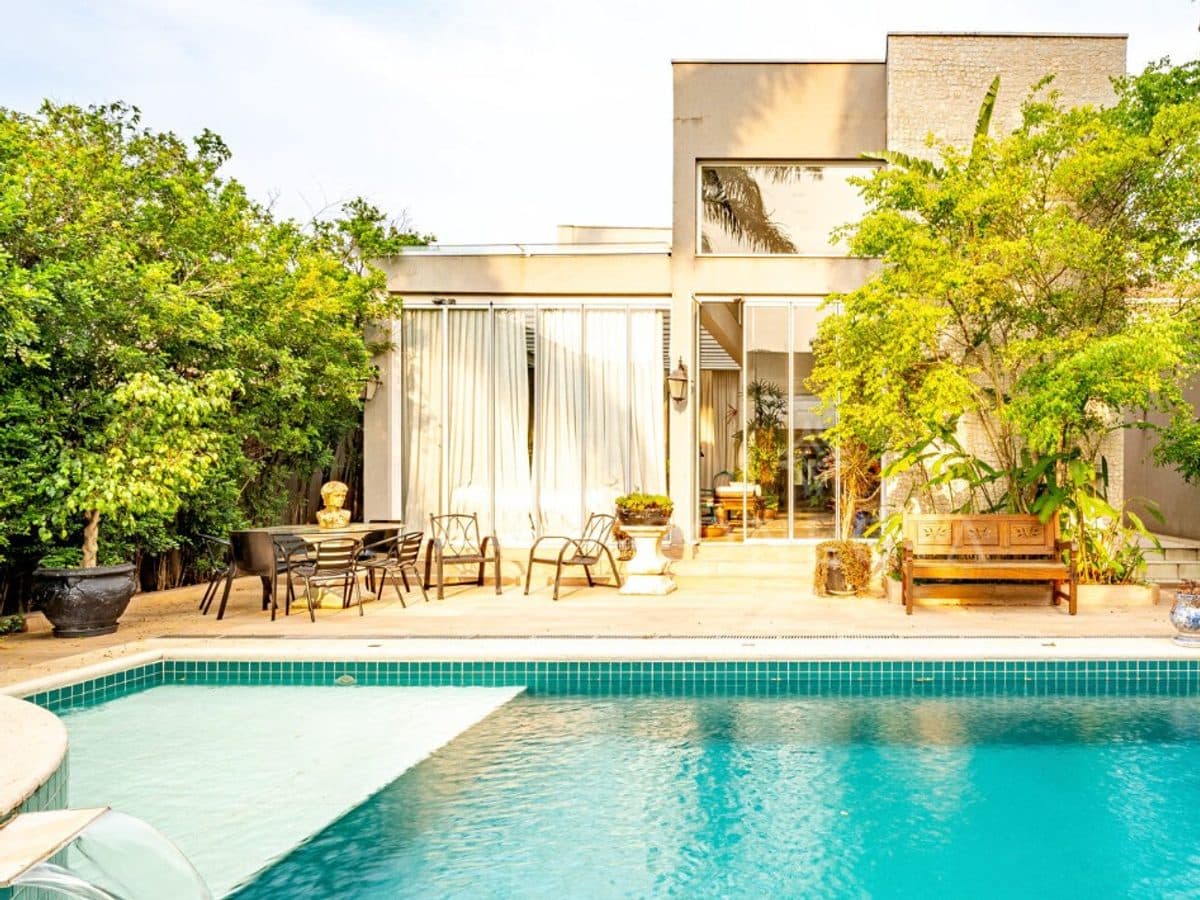 Casa com 770m² área terreno